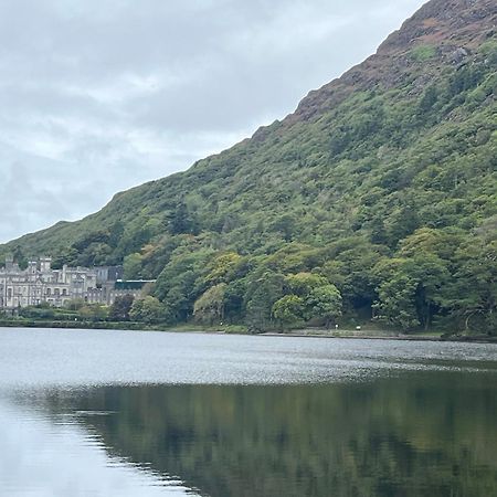 Racecourse Lodge Apartment Clifden Bagian luar foto