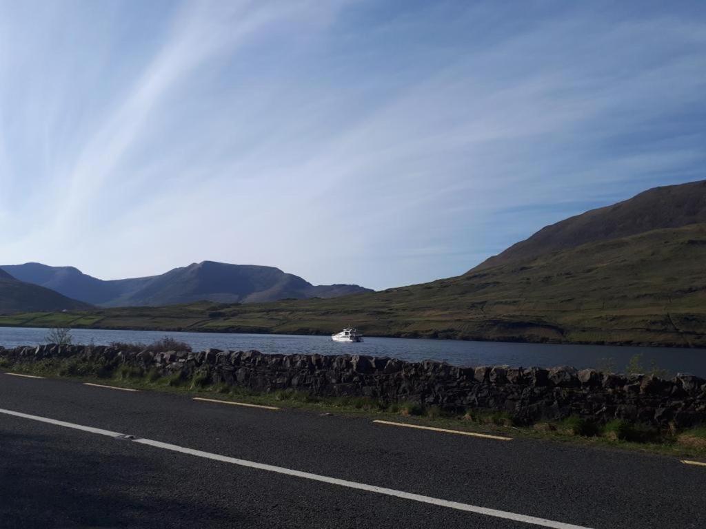 Racecourse Lodge Apartment Clifden Bagian luar foto